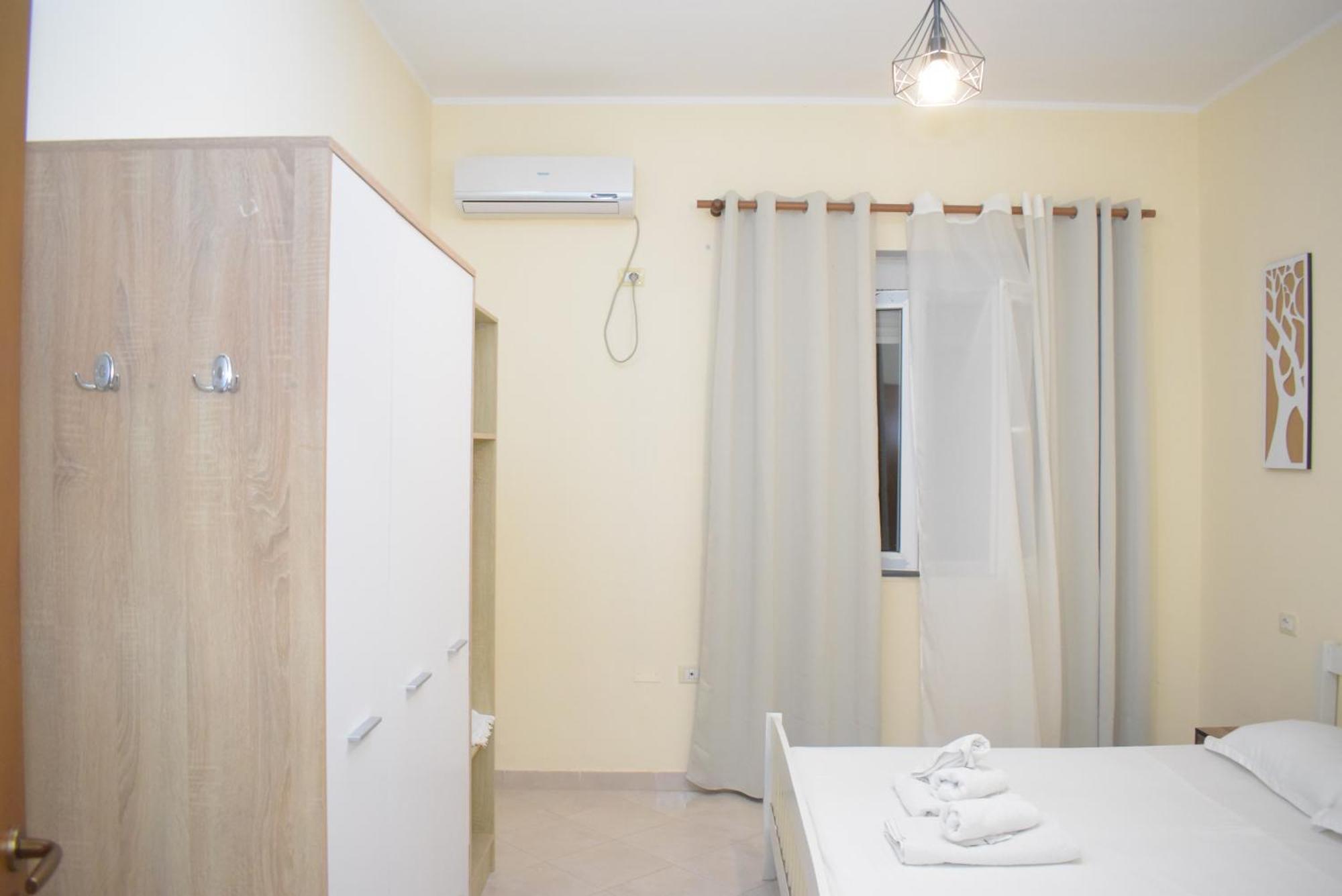 Breezy Lungomare Apartamento Vlorë